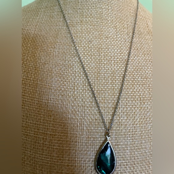 Elegant Silver and Iridescent Green Teardrop Pendant Necklace - Picture 8 of 9